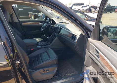 2019 Volkswagen Atlas 3.6L V6 Sel Premium from USA, damaged, VIN 1V2NR2CA3KC555326